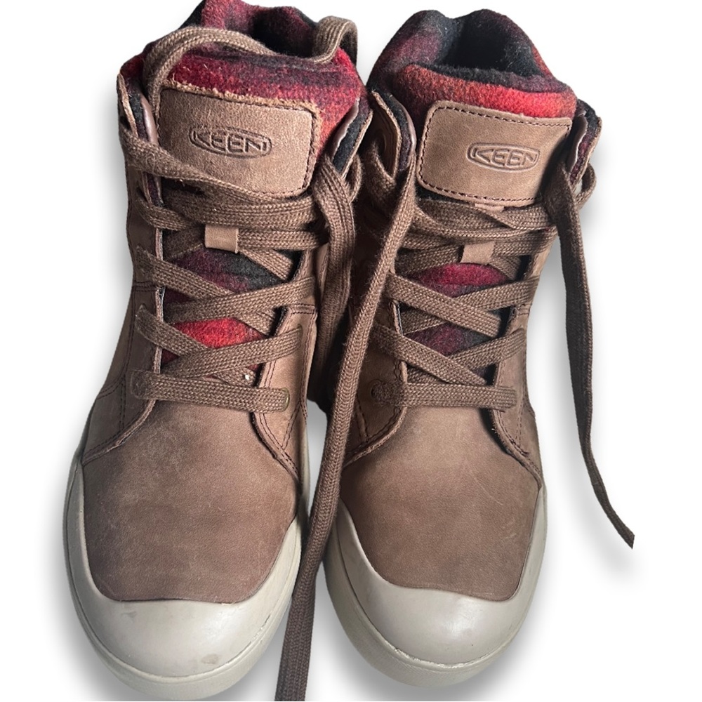 Keen Elena women’s booties, size 9.5